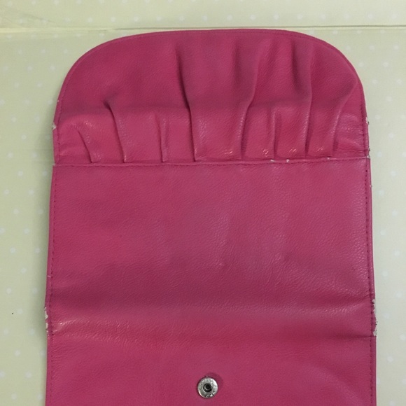 Hot pink trifold wallet - Picture 3 of 3
